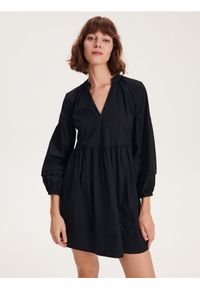 Reserved - Sukienka mini - czarny. Kolor: czarny. Materiał: bawełna, tkanina. Wzór: gładki. Długość: mini