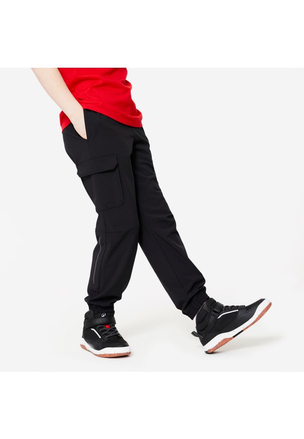 Decathlon - Spodnie dresowe dziecięce Domyos cargo. Kolor: czarny. Materiał: elastan, poliester, materiał. Sport: joga i pilates