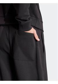 Adidas - adidas Spodnie dresowe ALL SZN Fleece Graphic IW1201 Czarny Regular Fit. Kolor: czarny. Materiał: bawełna #5