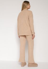 Born2be - Beżowy Komplet z Bawełną i Wełną Sweter z Guzikami i Proste Spodnie Reisadia. Kolor: beżowy. Materiał: wełna, bawełna #2