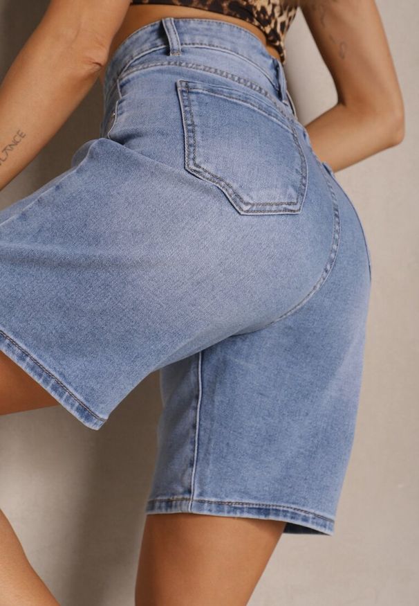 Renee - Niebieskie Szorty Jeansowe High Waist o Kroju Bermudów Tenibella. Stan: podwyższony. Kolor: niebieski. Materiał: jeans. Wzór: aplikacja. Styl: elegancki, klasyczny