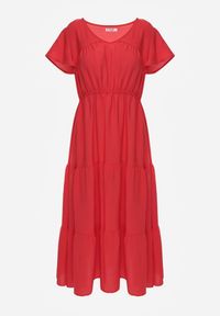 Renee - Czerwona Sukienka z Wiskozy o Rozkloszowanym Kroju z Falbanami Jonmy. Okazja: na co dzień. Typ kołnierza: dekolt w serek. Kolor: czerwony. Materiał: wiskoza. Długość rękawa: krótki rękaw. Wzór: aplikacja. Sezon: lato. Styl: casual, elegancki #8