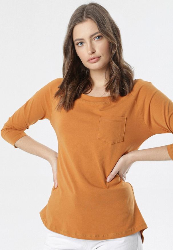 Born2be - Camelowa Bluzka Aurarea. Okazja: na co dzień. Materiał: dzianina. Wzór: aplikacja. Styl: casual