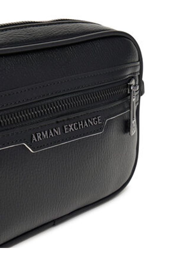 Armani Exchange Saszetka XM001601 AF17205 MC105 Czarny. Kolor: czarny. Materiał: skóra