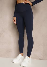 Renee - Granatowy Komplet Sportowy Legginsy i Top Typu Longsleeve Dorotia. Kolor: niebieski. Materiał: skóra #5