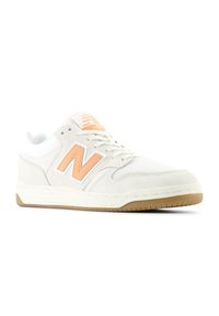 Buty unisex New Balance BB480LLB – beżowe. Okazja: na co dzień. Kolor: beżowy. Materiał: zamsz, dresówka. Szerokość cholewki: normalna. Sport: turystyka piesza #3