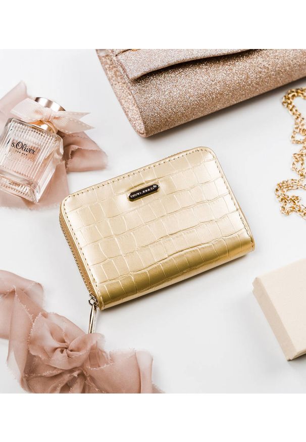 DAVID JONES - Portfel złoty David Jones P118-910-9193 GOLD. Kolor: złoty. Materiał: skóra ekologiczna