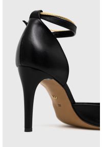 Wojas szpilki skórzane kolor czarny 3511051. Zapięcie: klamry. Kolor: czarny. Materiał: skóra. Obcas: na szpilce. Wysokość obcasa: średni #4