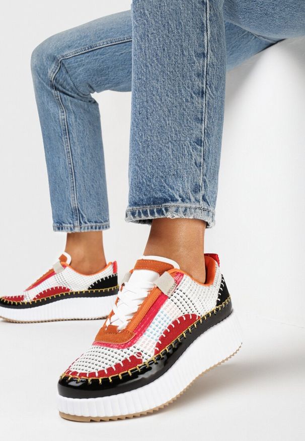 Born2be - Biało-Pomarańczowe Sneakersy z Patchworkową Cholewką i Tłoczoną Platformą Geridia. Kolor: biały. Szerokość cholewki: normalna. Obcas: na platformie
