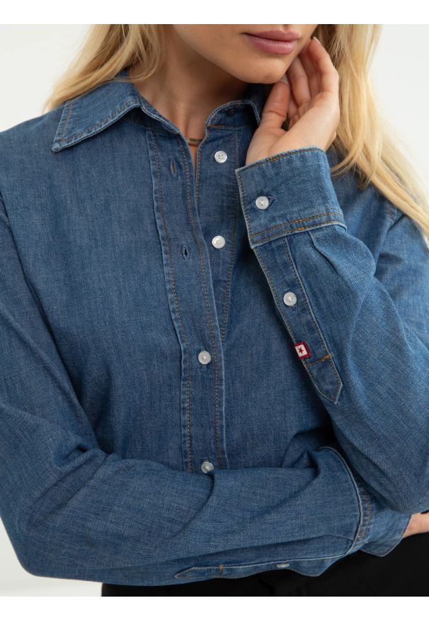 Big-Star - Koszula damska jeansowa niebieska Floriana 472. Okazja: na co dzień. Kolor: niebieski. Materiał: jeans. Styl: klasyczny, elegancki, retro, casual