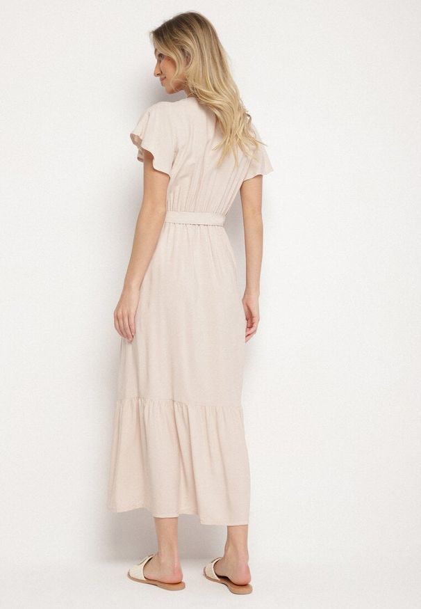 Born2be - Beżowa Wiskozowa Sukienka z Kopertowym Dekoltem z Paskiem Savorlisse. Okazja: na co dzień. Kolor: beżowy. Materiał: wiskoza. Wzór: aplikacja. Typ sukienki: kopertowe. Styl: casual, klasyczny