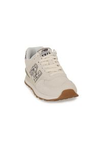 Buty do chodzenia damskie New Balance 574. Okazja: na co dzień. Zapięcie: sznurówki. Kolor: wielokolorowy, beżowy. Materiał: materiał. Szerokość cholewki: normalna. Model: New Balance 574. Sport: turystyka piesza