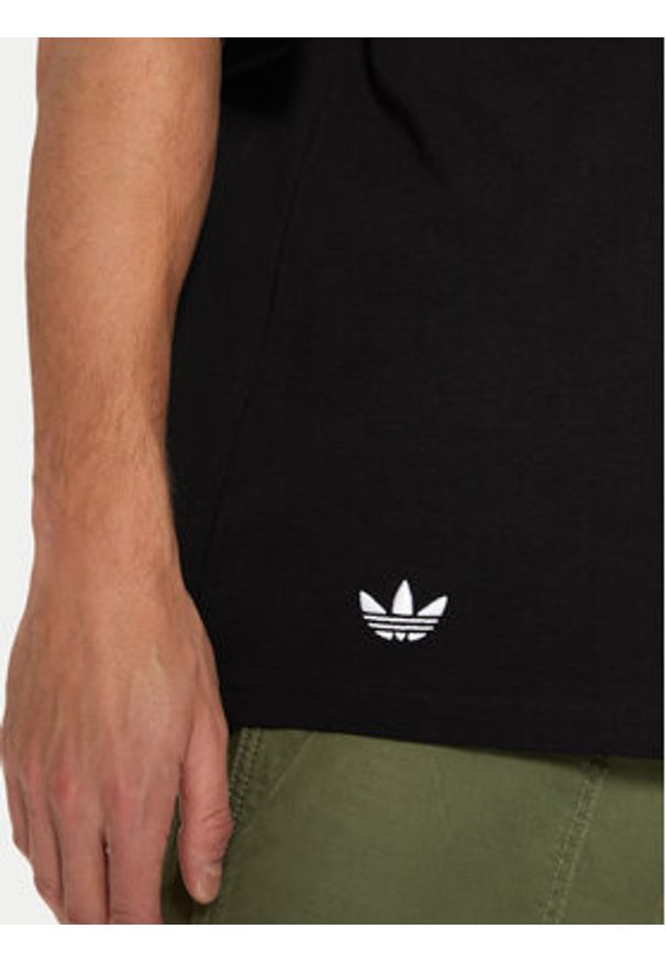Adidas - adidas T-Shirt Neuclassics JC9935 Czarny Regular Fit. Kolor: czarny. Materiał: bawełna