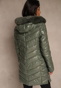 Renee - Zielona Taliowana Kurtka z Pikowanymi Przeszyciami i Kapturem z Futrem Nalidea. Okazja: na co dzień. Typ kołnierza: golf. Kolor: zielony. Materiał: futro. Styl: casual #3