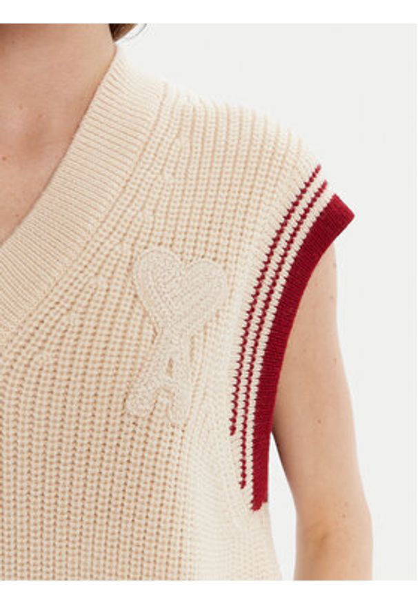 AMI PARIS - AMI Paris Sweter UKS768.KN0068 Beżowy Regular Fit. Kolor: beżowy. Materiał: wełna