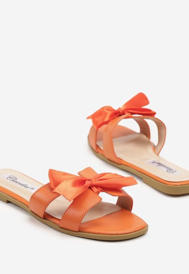 Born2be - Pomarańczowe Klapki z Wycięciami i Kokardą Tellivia. Kolor: pomarańczowy. Styl: klasyczny, elegancki