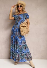 Renee - Niebiesko-Granatowa Sukienka Hiszpanka Boho z Bawełny z Gumką w Talii Lovedia. Typ kołnierza: dekolt hiszpanka. Kolor: niebieski. Materiał: bawełna. Styl: boho #1