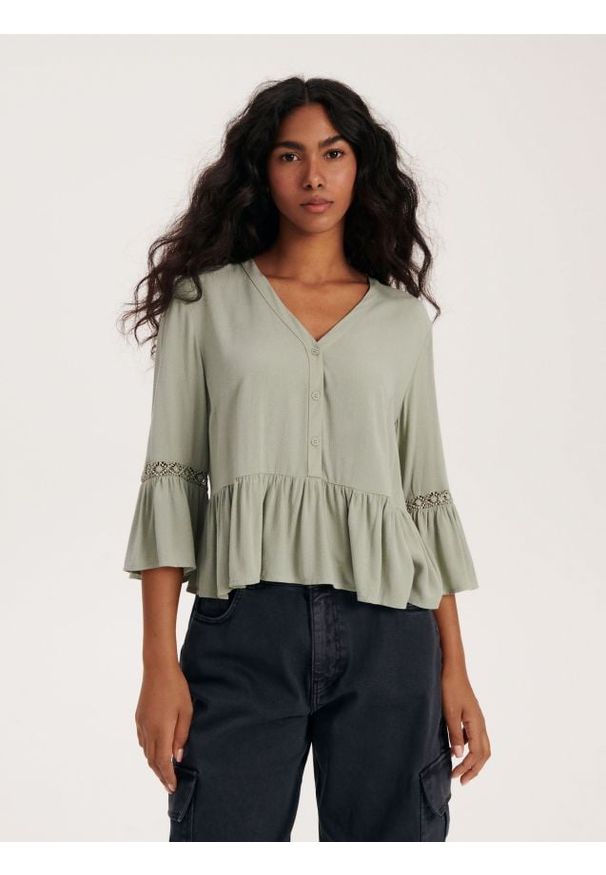 Reserved - Bluzka z wiskozy - oliwkowy. Kolor: oliwkowy. Materiał: wiskoza. Wzór: gładki