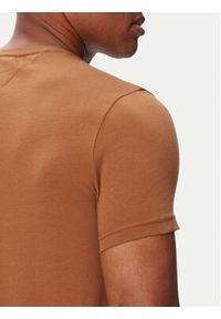 TOMMY HILFIGER - Tommy Hilfiger T-Shirt MW0MW10800 Brązowy Slim Fit. Kolor: brązowy. Materiał: bawełna #5