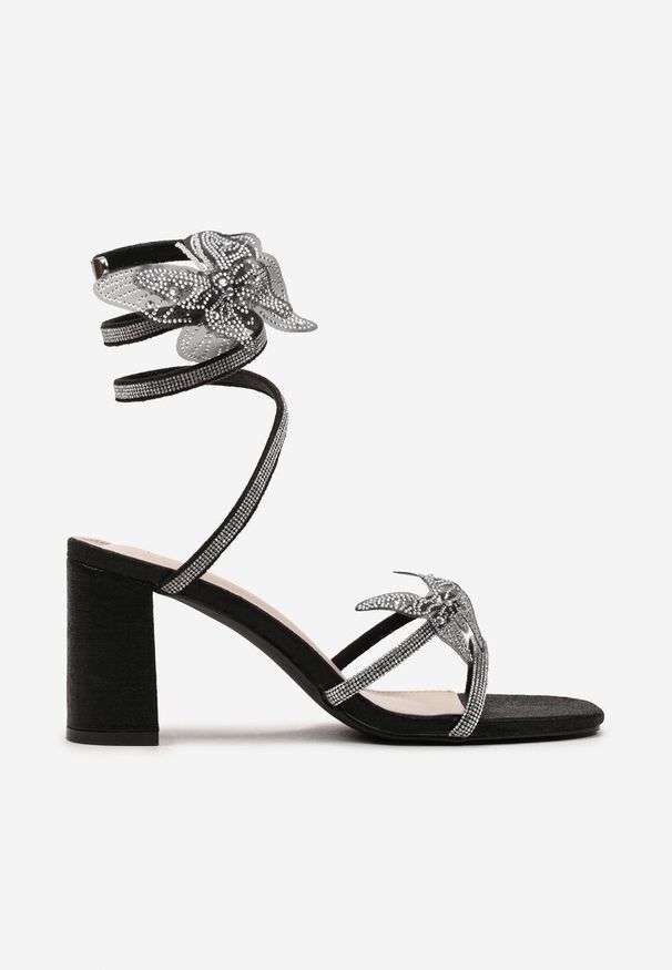 Born2be - Czarne Sandały na Słupku Ozdobione Cyrkoniami i Motylkami na Cienkich Paseczkach Kuanta. Zapięcie: pasek. Kolor: czarny. Wzór: aplikacja. Obcas: na słupku