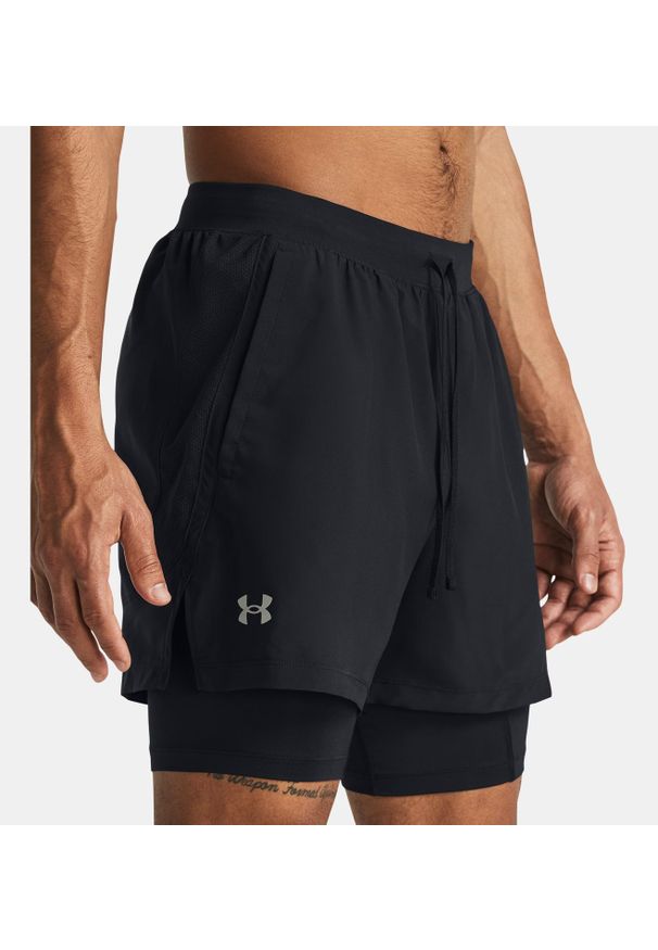 Under Armour - UNDER ARMOUR UA LAUNCH 5 2-IN-1 SHORT Spodenki treningowe męskie. Kolor: szary. Materiał: materiał. Styl: sportowy