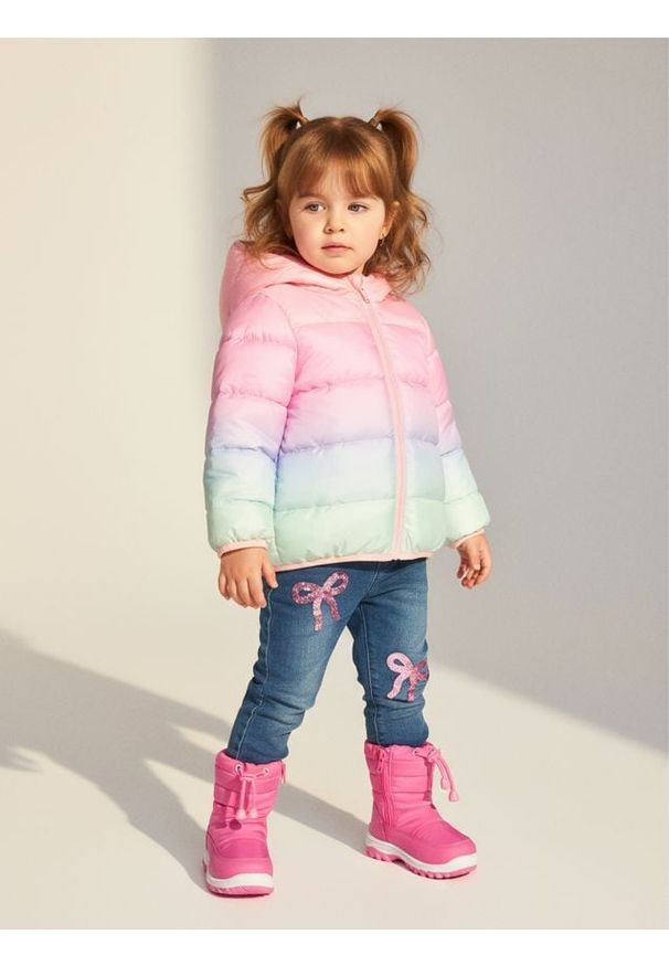 Sinsay - Pikowana kurtka puffer z kapturem - wielobarwny. Typ kołnierza: kaptur