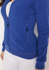 Born2be - Granatowa Bluza Polarowa z Szerokim Kołnierzem Natila. Kolor: niebieski. Materiał: polar. Styl: sportowy #5