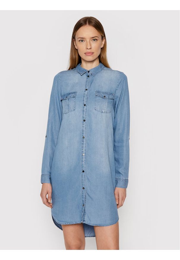 Vero Moda Sukienka jeansowa Silla 10184172 Niebieski Regular Fit. Kolor: niebieski. Materiał: lyocell