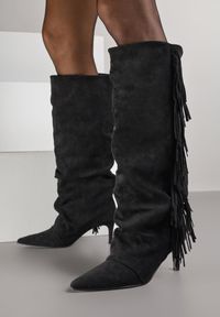 Renee - Czarne Kozaki na Szpilce w Stylu Boho Ozdobione Frędzlami Mevinavia. Okazja: na co dzień. Kolor: czarny. Materiał: jeans. Wzór: aplikacja. Sezon: lato. Obcas: na szpilce. Styl: boho #3