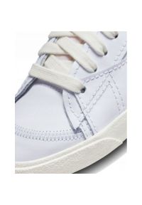 Buty Nike Blazer Low 77 Jumbo M FN3413-100 białe. Okazja: na co dzień. Kolor: biały. Materiał: materiał #5