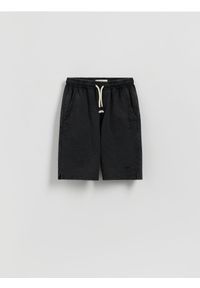 Reserved - Szorty bermudy - czarny. Kolor: czarny. Materiał: dzianina, bawełna