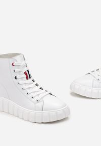 Born2be - Białe Sneakersy ze Skóry Naturalnej na Platformie Kerima. Kolor: biały. Materiał: skóra. Obcas: na platformie #5