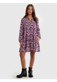 Big-Star - Sukienka dziewczęca wiskozy z motywem kwiatowym Poluna 000. Okazja: na co dzień, na spacer. Typ kołnierza: kołnierzyk stójkowy. Kolor: wielokolorowy. Wzór: kwiaty. Typ sukienki: proste. Materiał: wiskoza. Długość rękawa: krótki rękaw. Sezon: jesień. Styl: casual, elegancki #1