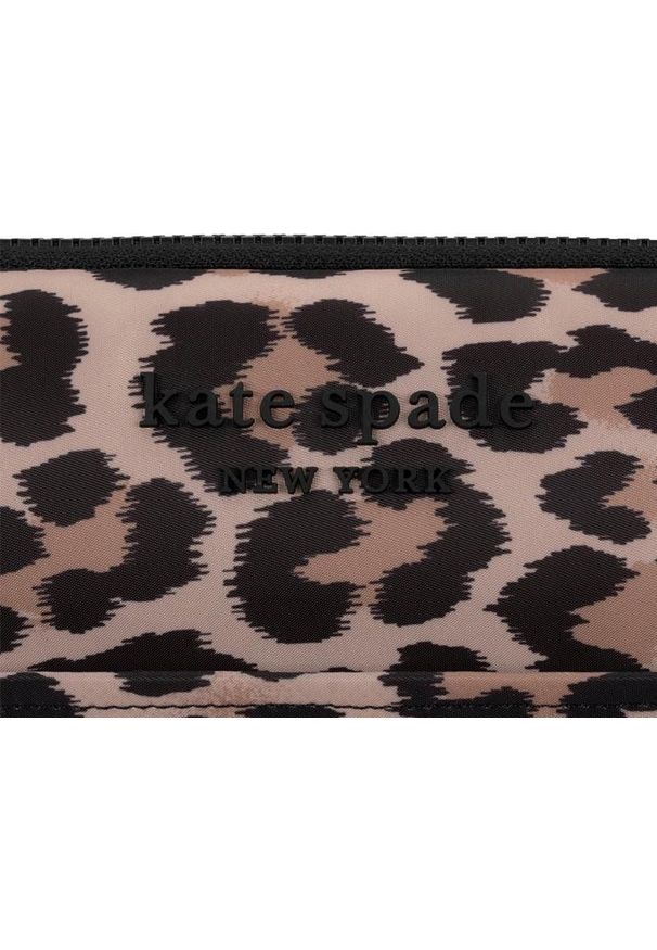 Etui Kate Spade New York Puffer Sleeve do MacBook Pro 16'' / Laptop 16'' (Classic Leopard). Materiał: puch. Styl: elegancki, casual