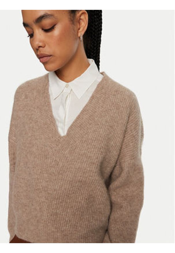 GESTUZ - Gestuz Sweter Alpha 10909332 Beżowy Loose Fit. Kolor: beżowy. Materiał: wełna