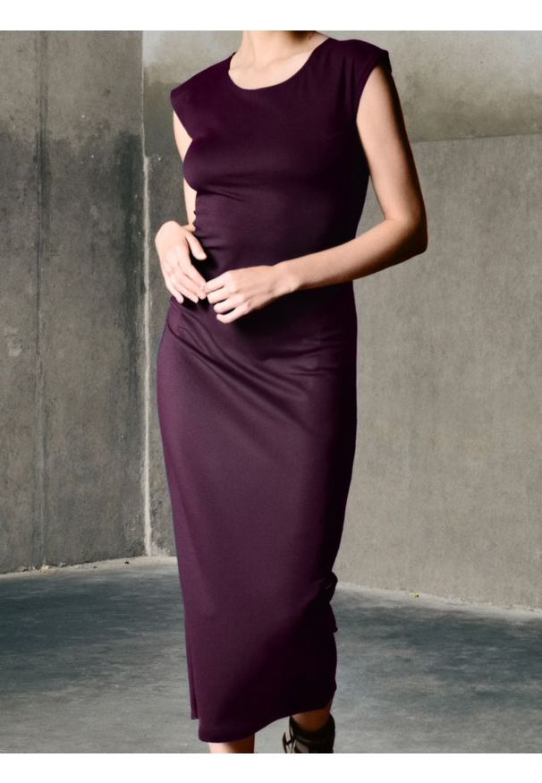 Sinsay - Sukienka midi o klasycznym kroju - bordowy. Kolor: czerwony. Styl: klasyczny. Długość: midi