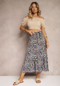 Renee - Granatowo-Żółta Wiskozowa Rozkloszowana Spódnica Zapinana na Guziki z Materiałowym Paskiem Oheva. Kolor: niebieski. Materiał: wiskoza, materiał. Wzór: kwiaty, nadruk. Sezon: lato, wiosna