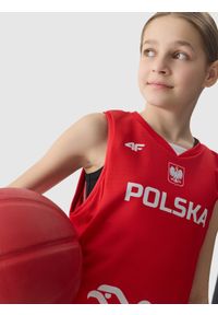4f - 4F Koszulka reprezentacyjna chłopięca 4F x PZKOSZ - multikolor 98/104. Kolor: wielokolorowy. Materiał: dzianina, włókno. Sport: koszykówka