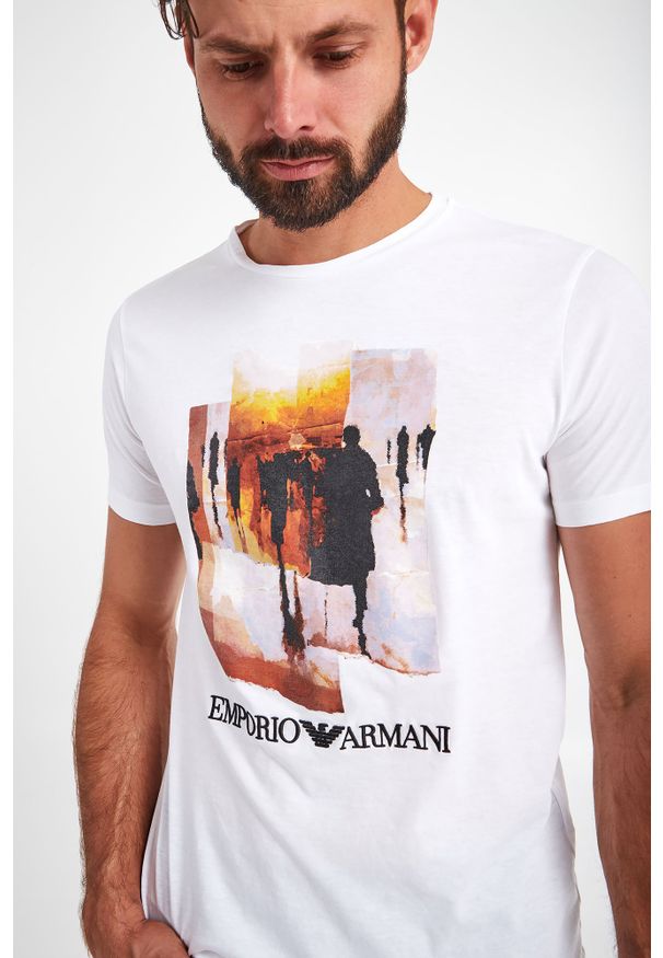 Emporio Armani - T-SHIRT EMPORIO ARMANI. Długość rękawa: krótki rękaw. Długość: krótkie. Wzór: haft, nadruk, kolorowy