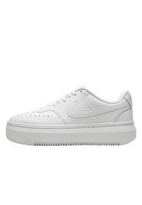 Buty do chodzenia damskie Nike Court Vision Alta. Zapięcie: rzepy. Kolor: biały, beżowy, wielokolorowy. Materiał: skóra, syntetyk, materiał. Szerokość cholewki: normalna. Model: Nike Court. Sport: turystyka piesza