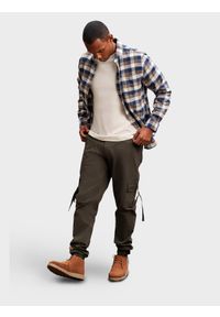 Ombre Clothing - Męskie spodnie cargo STRAIGHT LEG z paskami na kieszeniach – grafitowe V3 OM-PACG-0197 - XXL. Kolor: szary. Materiał: bawełna, materiał, elastan. Wzór: paski. Styl: klasyczny, elegancki