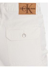 Calvin Klein Jeans Jeansy J20J220635 Biały Relaxed Fit. Kolor: biały