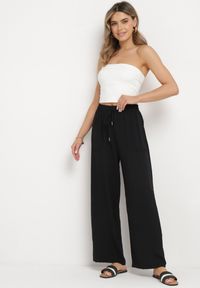 Born2be - Czarne Spodnie z Prostą Nogawką i Kieszeniami oraz Sznurkiem w Talii Qulai. Okazja: na co dzień. Kolor: czarny. Styl: klasyczny, casual #7