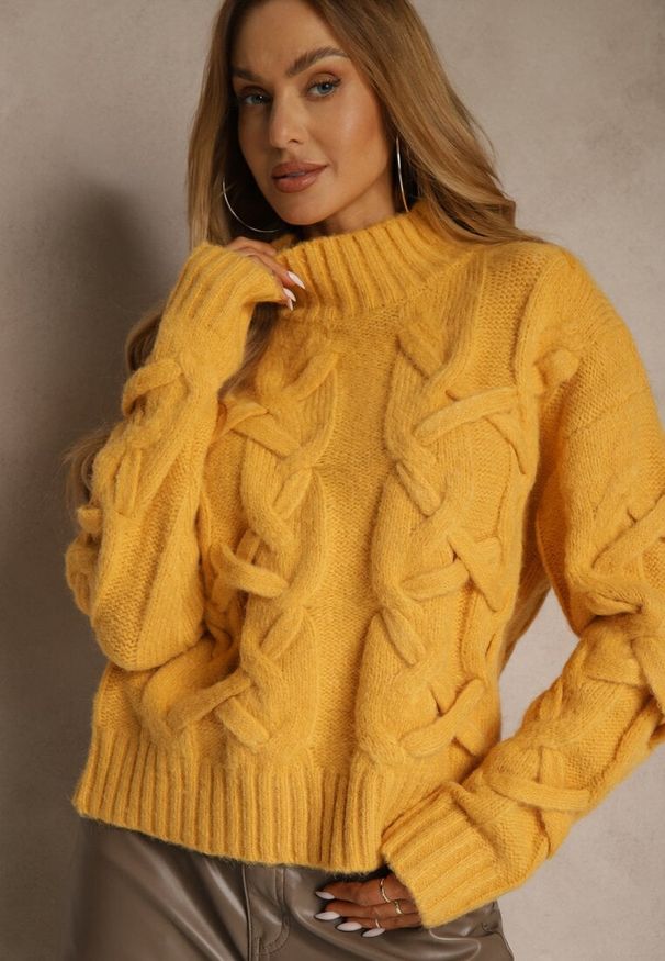 Renee - Żółty Golf z Dodatkiem Wełny ze Strukturalnym Splotem Fedansa. Okazja: na co dzień. Typ kołnierza: golf. Kolor: żółty. Materiał: wełna. Długość: długie. Wzór: ze splotem. Styl: casual, klasyczny