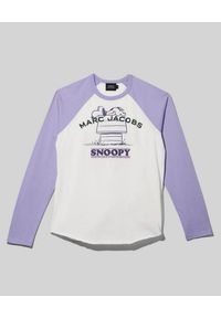 THE MARC JACOBS - Koszulka bejsbolowa The Marc Jacobs x Peanuts. Kolor: biały. Materiał: bawełna. Długość rękawa: długi rękaw. Długość: długie. Wzór: nadruk #4
