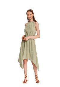 TOP SECRET - Asymetryczna sukienka z odkrytymi ramionami. Kolor: zielony. Sezon: lato. Typ sukienki: z odkrytymi ramionami, asymetryczne. Styl: wakacyjny