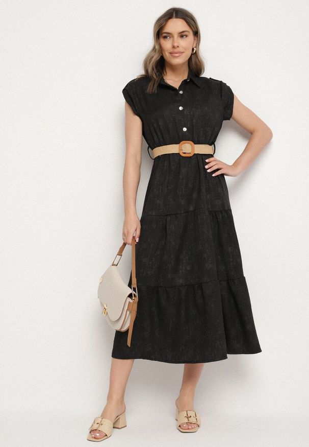 Born2be - Czarna Sukienka Ozdobiona Plecionym Paskiem i Guzikami Filianea. Okazja: na co dzień. Kolor: czarny. Materiał: jeans. Wzór: aplikacja. Styl: casual, elegancki