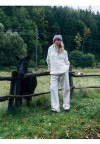 Reserved - Spodnie z zakładkami - złamana biel. Materiał: tkanina, wiskoza #1