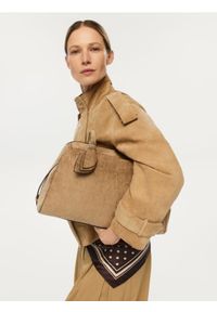 Reserved - Torebka z imitacji zamszu - beżowy. Kolor: beżowy. Materiał: zamszowe #1