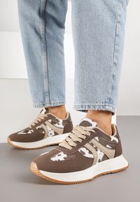 Renee - Czarno-Białe Sneakersy z Geometrycznym Wzorem Velwettia. Okazja: na co dzień, na spacer. Zapięcie: sznurówki. Kolor: czarny. Wzór: geometria. Sport: turystyka piesza #3